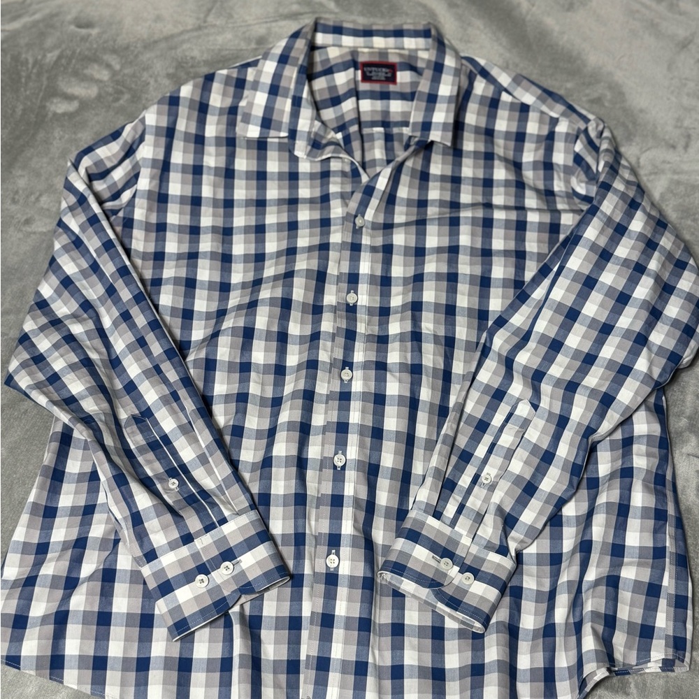 Plaid long sleeve button down shirt